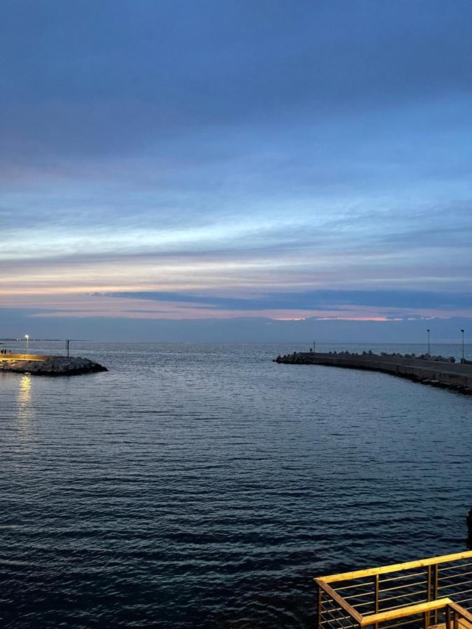 Ferienwohnung La Finestra Sul Mare Giovinazzo Exterior foto